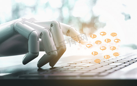 机器人手和手指指向社交媒体在线业务消息、喜欢、关注者和互联网评论