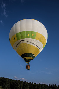 起飞前的热气球