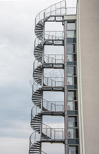 螺旋楼梯作为房屋外部的紧急出口