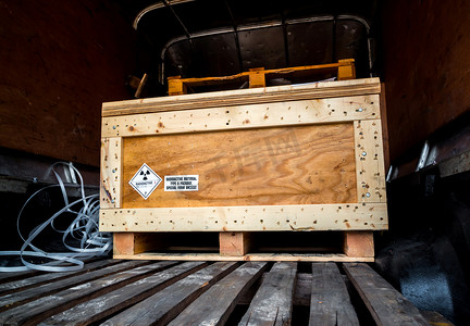 运输卡车集装箱危险品包装类型A上的辐射警告标志运输标签第7类