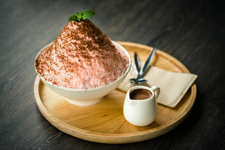 韩式刨冰或巧克力酱 Bingsu