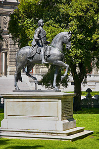 斯蒂芬摄影照片_奥地利维也纳凯撒弗朗茨一世斯蒂芬·冯·洛特林根雕像