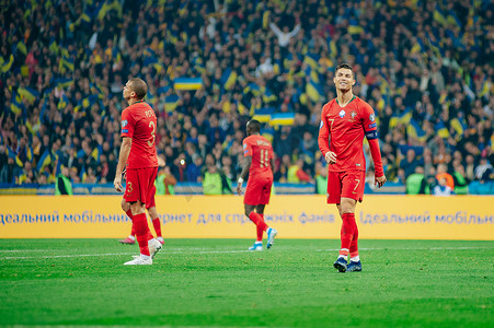 2024欧洲杯摄影照片_2020 年欧洲杯预选赛乌克兰对葡萄牙在奥林匹克体育场的足球比赛
