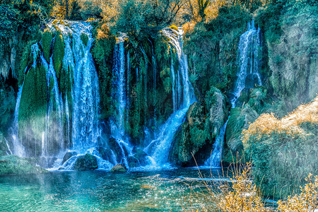 波斯尼亚和黑塞哥维那的克拉维斯瀑布，水柱从二十五米高处落下