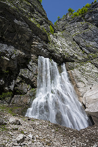 格格摄影照片_格赫斯基瀑布在阿布哈兹共和国的山区。 