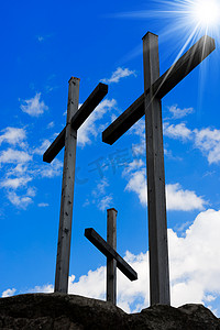 各各他 - 蓝天上的三个十字架