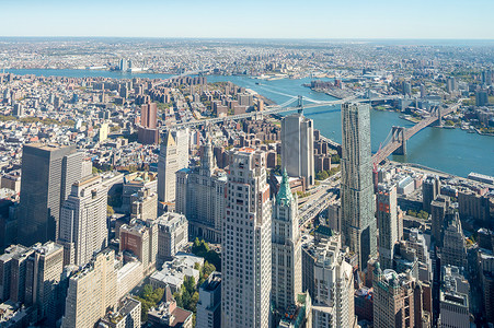与布鲁克林和曼哈顿大桥的纽约市中心鸟瞰图