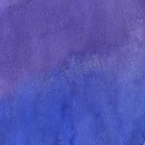 蓝色和紫色手绘水彩抽象背景。