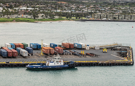卡拉马，Youing Bros 拖船在卡胡卢伊，毛伊岛，哈瓦港