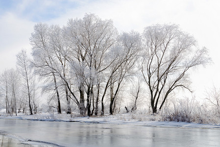 基辅摄影照片_第聂伯河上的冰水、雪和冰