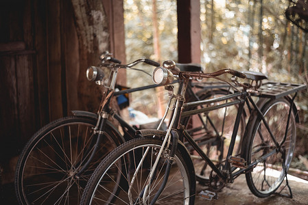 旧自行车复古色彩的特写