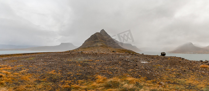 冰岛西峡湾沿 Djupvegur 的 Troed Scenic Lookout 全景，靠近 Sudavik