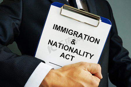 Layer持有INA移民和国籍法