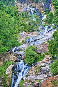 诞生之地摄影照片_拉瓦纳瀑布，拉瓦纳埃拉野生动物保护区，斯里兰卡