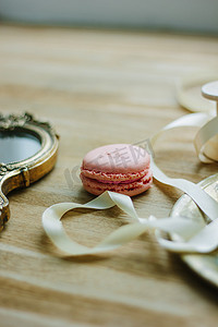 s龙摄影照片_桌上的马卡龙蛋糕作为婚礼装饰