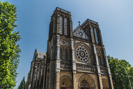 法国巴约讷市中心的圣安德烈教堂