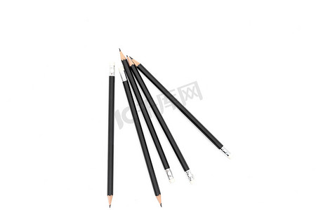 5 支铅笔，所有笔尖都交替排列，放在 whi 上