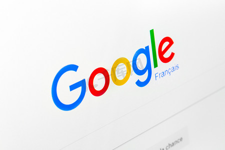 谷歌浏览器摄影照片_法国巴黎-2016 年 12 月 15 日：屏幕上的 Google.fr 主页。