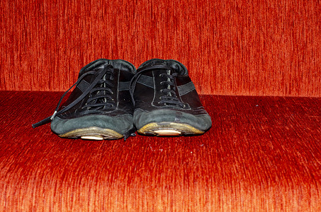 老式黑色步行鞋，复古黑色步行鞋
