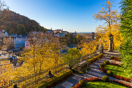 Karlovy Vary (Karlsbad) 在秋天，捷克 Republi 的体系结构