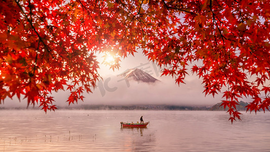 色彩缤纷的秋季和富士山
