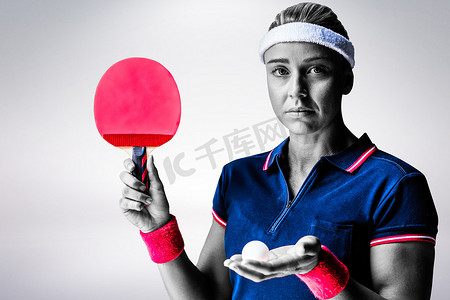 女运动员的复合形象准备打乒乓球