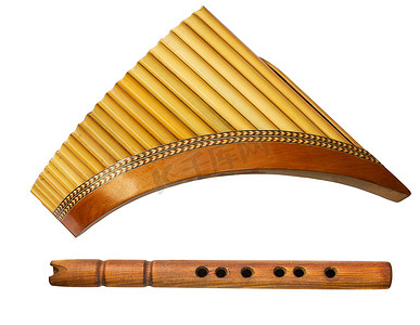 两个传统木笛