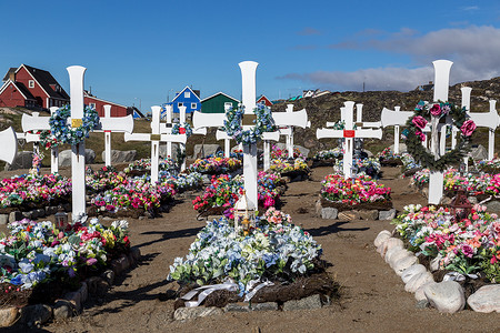 十字架坟墓摄影照片_格陵兰岛 Qeqertarsuaq 公墓