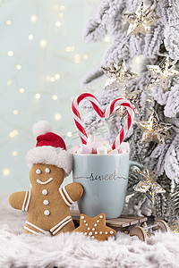 新年糖果摄影照片_圣诞棒棒糖心，散景背景。