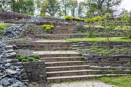 岩石花园公园的宽石阶