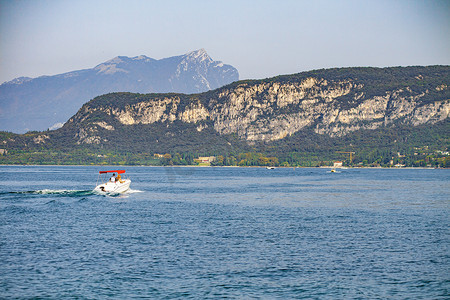 从 Bardolino 9 欣赏意大利加尔达湖的景色