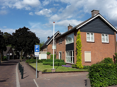荷兰伦特伦-2017 年 6 月 6 日-荷兰埃德郡的伦特伦村