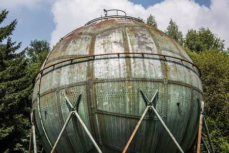 工业纪念碑作为一个球在支撑上作为一个前煤气罐