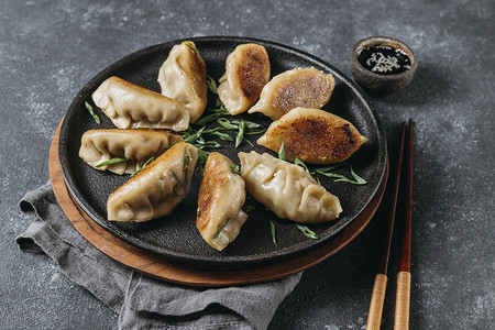新年新中式摄影照片_高角度日本饺子品种。