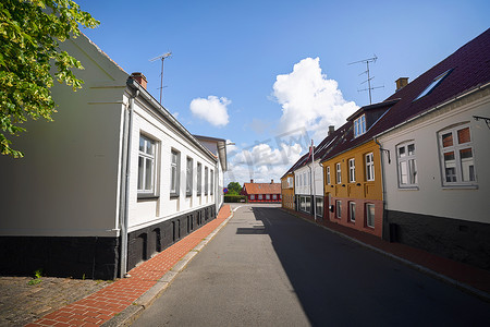 丹麦小村庄空荡荡的街道