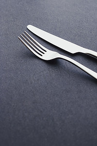 刀叉、餐桌装饰用银餐具、简约设计和饮食