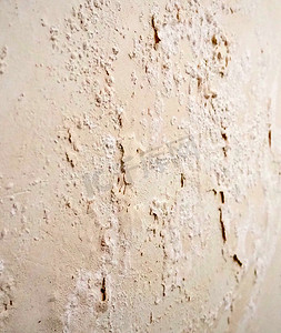 卫生设施摄影照片_墙壁潮湿发霉，墙壁发霉，墙漆剥落，