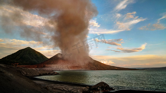 跟党走png摄影照片_PNG新不列颠岛拉包尔塔武尔火山喷发