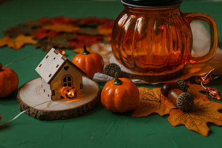感恩节主题摄影照片_以万圣节假期为主题的秋季装饰