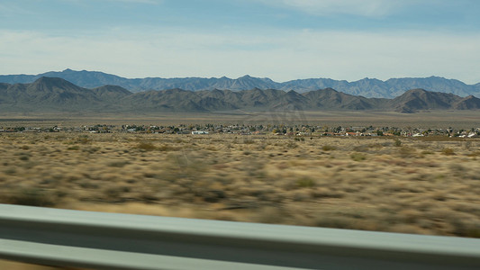从美国亚利桑那州大峡谷出发的公路旅行。