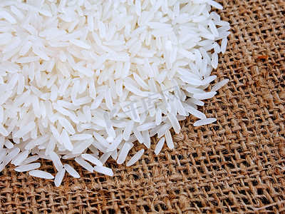 袋装泰国茉莉花米，麻袋背景白米，米粒特写