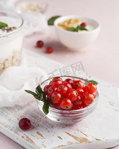 蔓越莓小碗生物食品生活方式概念。
