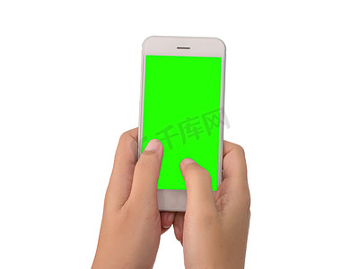 女人在手机上发送文本与绿色屏幕隔离在白色背景与剪切路径。