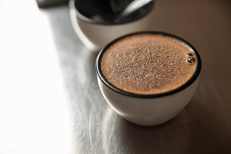 一杯咖啡用于测试烘焙过程