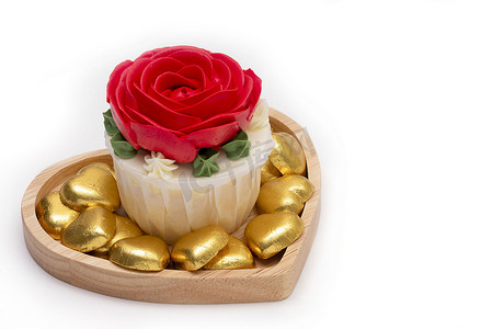 玫瑰纸杯蛋糕和金色的心