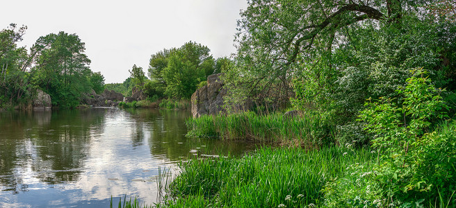 乌克兰 Migiya 村附近的南布格河