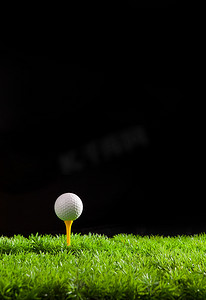高尔夫运动摄影照片_高尔夫运动和绿色