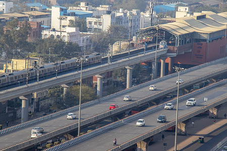 云南过桥米线菜单摄影照片_印度德里城市景观的鸟瞰图