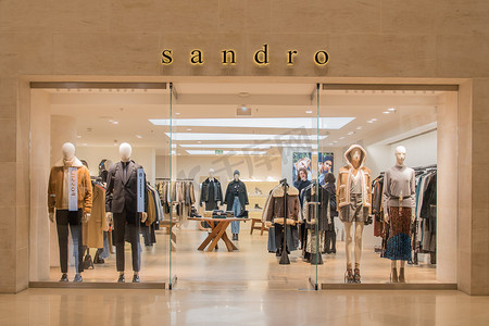 法国巴黎Sandro Store，“卢浮宫”奢侈服装品牌店