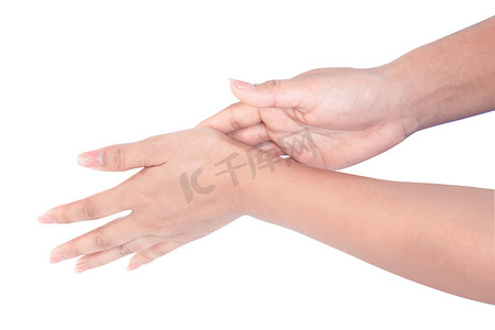 上洗手摄影照片_特写女人的手在白色背景上用肥皂洗手，治愈